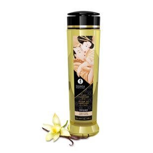 Huile de massage érotique Desire de Shunga. Huile de massage érotique à fragrance de vanille. Bouteille de 250 ml (8.4 us fl oz). Cette huile naturelle à 100 %, aux fragrances enivrantes, glisse aisément sur la peau sans laisser de sensation grasse.