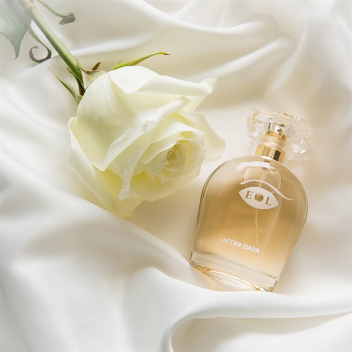 Parfum avec ESTRATETRAENOL, la phéromone féminine
