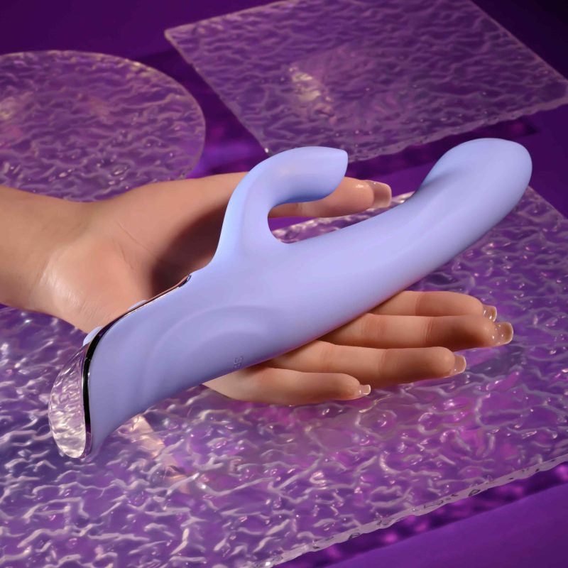 Vibromasseur double action Love avec deux puissants moteurs qui fonctionnent ensemble pour une expérience combinée.
