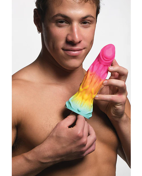 Fabriqué en silicone de qualité supérieure, ce dildo est hypoallergénique, sans phtalates et respectueux du corps.