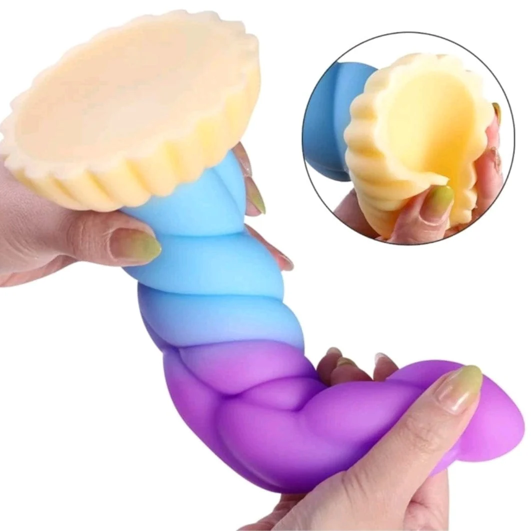 Osez la fantaisie et donnez vie à vos jeux de rôle ou cosplay les plus créatifs avec le dildo Licorne Creature Cocks Mystique.