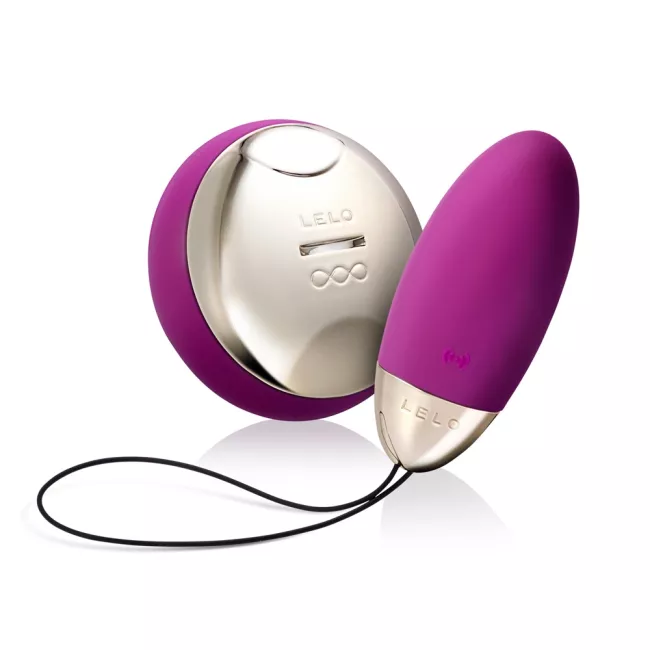 An intuitive remote control for playing remotely.