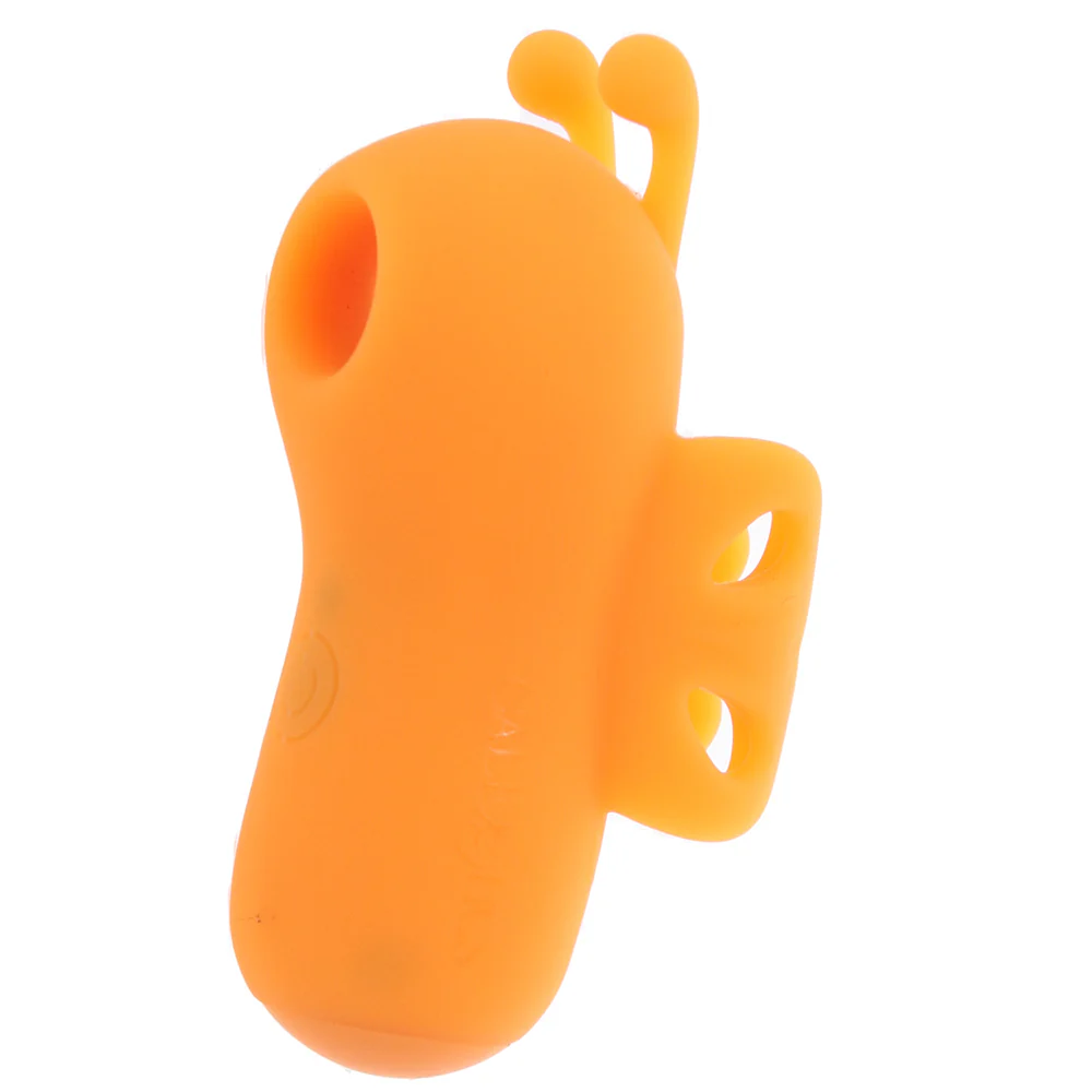 Grâce à son design ergonomique, à ses petites antennes stimulantes et à ses 10 fonctions de vibration, il aide à créer des sensations ciblées et plus variées.